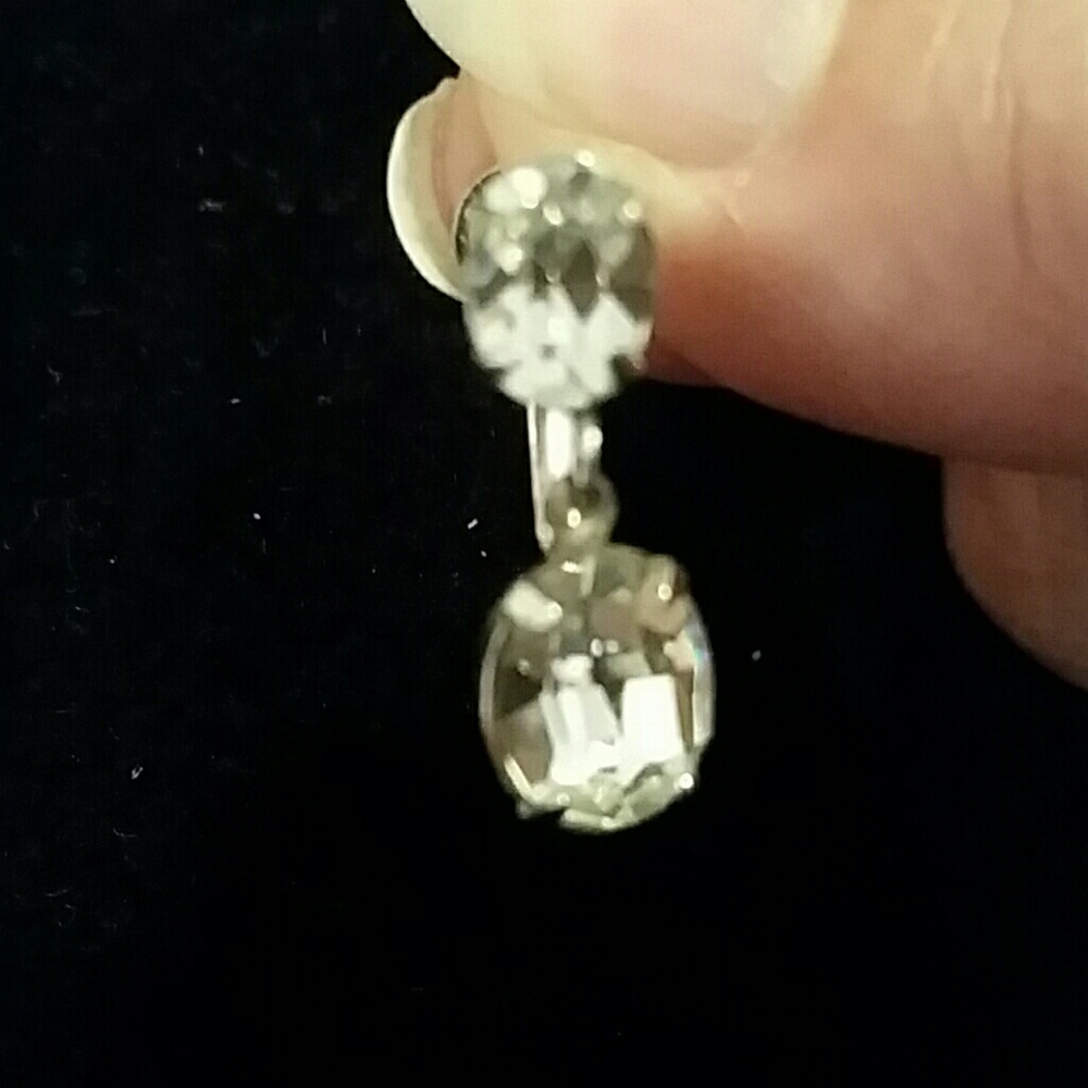 VINTAGE EARRINGS. MINT CONDITION
